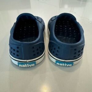 Native size 4, Navy toddler shoe